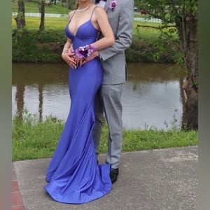 I am selling a Sherri Hill prom dress for $250 (can be negotiated)❤️